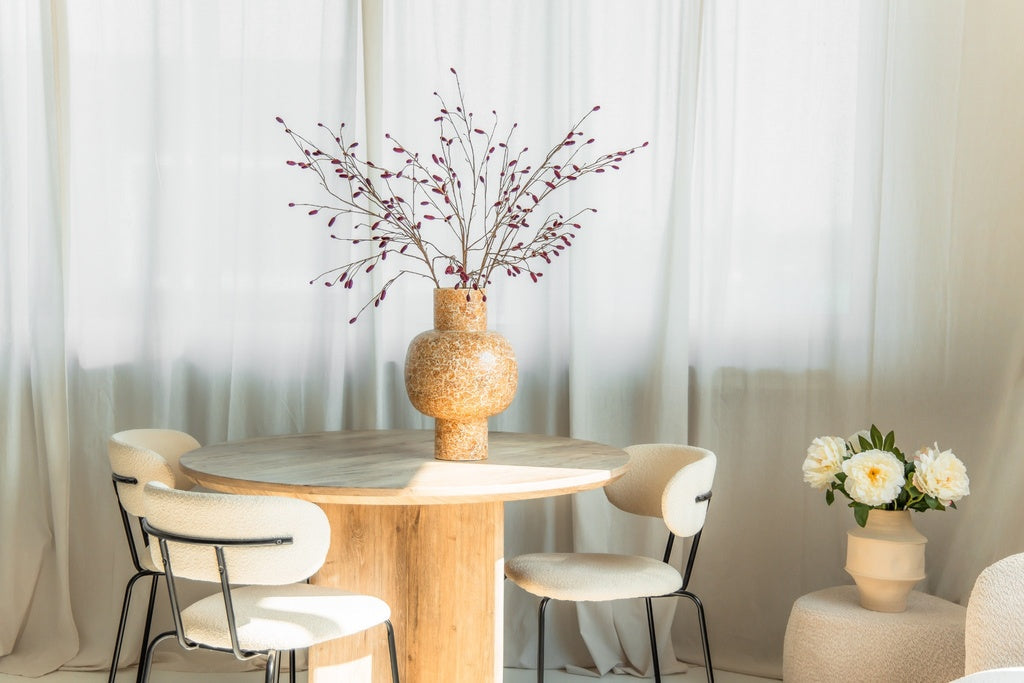 Japandi interieur: zo style je jouw huis met zijden bloemen