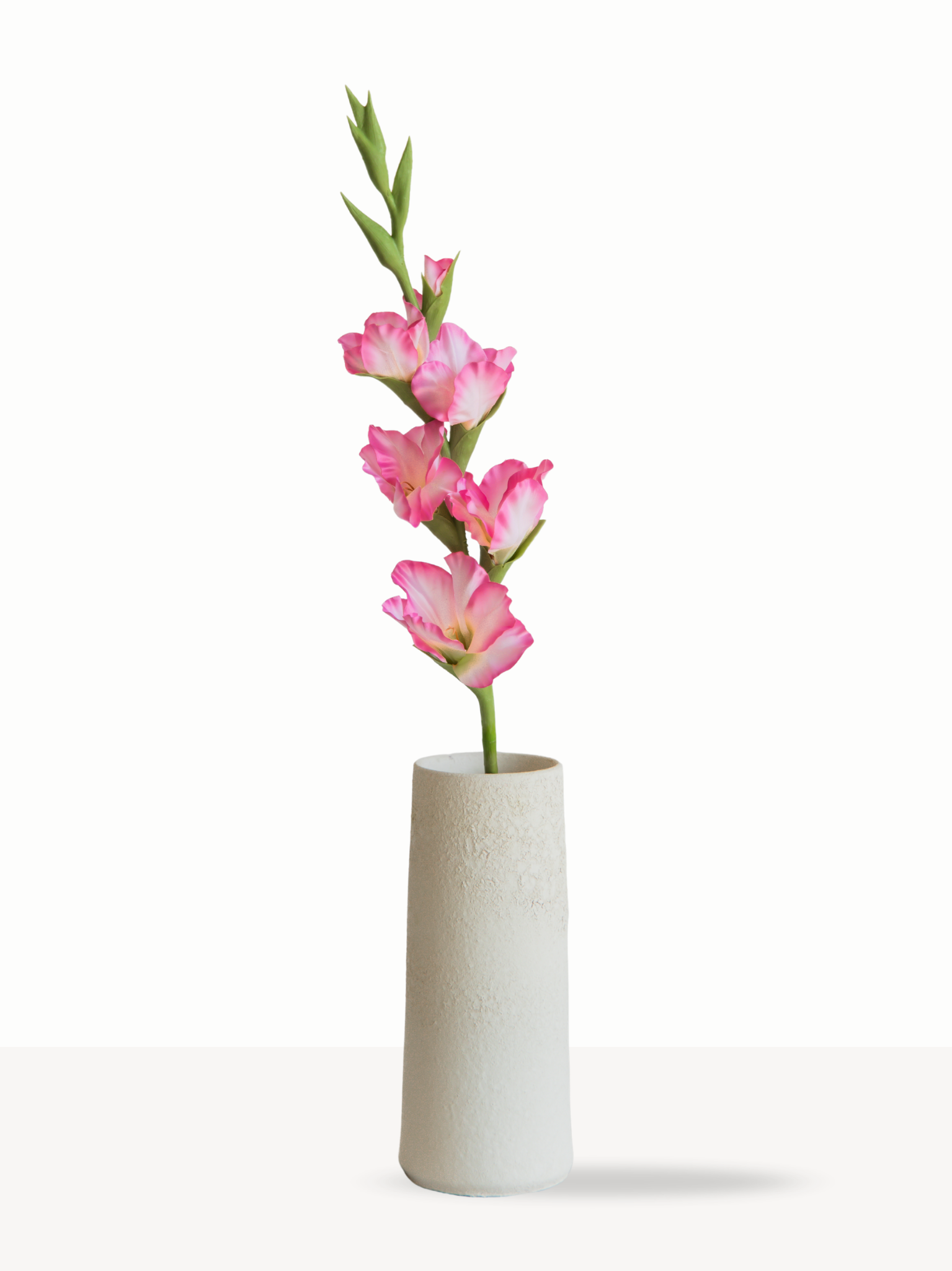 Roze zijden gladiool in vaas