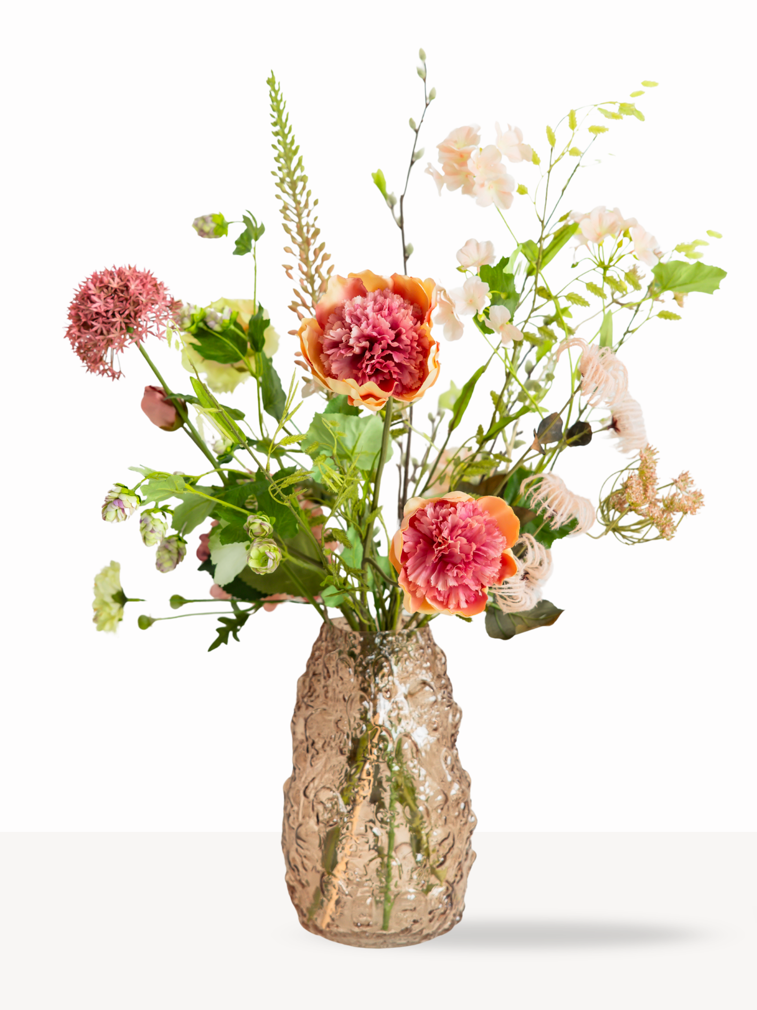Voorjaarsboeket met zijden bloemen in roze en groene tinten 